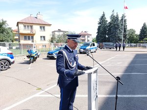 Komendant Powiatowy Policji w Dębicy insp. Jerzy Mazur podczas przemówienia