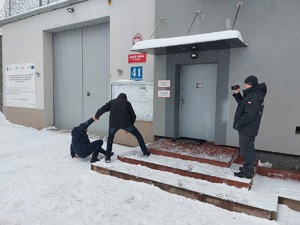 Pijani mężczyźni zakłócają porządek publiczny