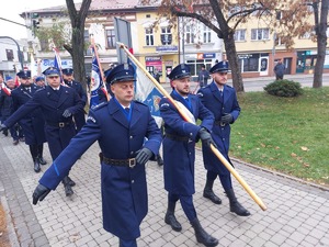 Przemarsz Pocztu Sztandarowego na dębicki Rynek