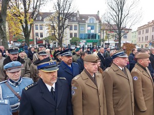 Insp. Jerzy Mazur podczas uroczystości na dębickim Rynku