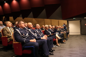 Komendanci podczas przemowy Starosty Dębickiego