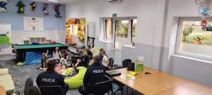 Dzielnicowi podczas spotkania z dziećmi