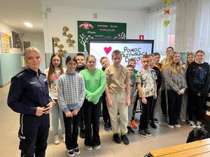 Policjantki podczas spotkania z dziećmi i młodzieżą
