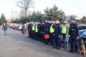 Policjanci podczas odprawy przed ćwiczeniami