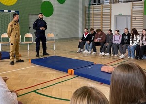 Funkcjonariusze podczas przekazywania teoretycznej wiedzy