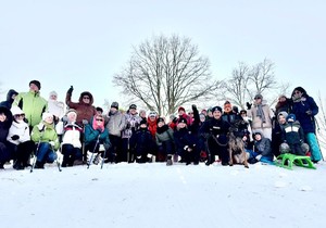 Policjanci podczas spotkania na górce saneczkowej