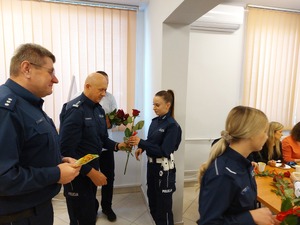 Uczestnicy uroczystego spotkania z okazji Dnia Kobiet