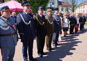 Przedstawiciele służb mundurowych podczas uroczystości