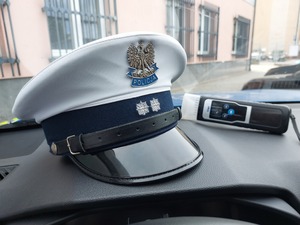 Wnętrze radiowozu policyjnego