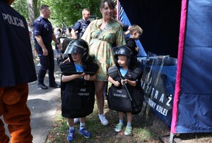 Uczestnicy dębickiego pikniku policyjnego 2026