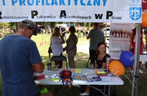 Uczestnicy dębickiego pikniku policyjnego 2026