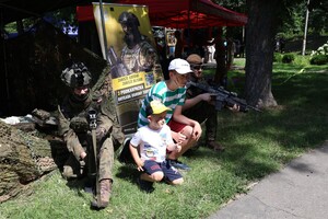 Uczestnicy dębickiego pikniku policyjnego 2026
