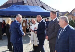 Wręczenie okolicznościowych statuetek